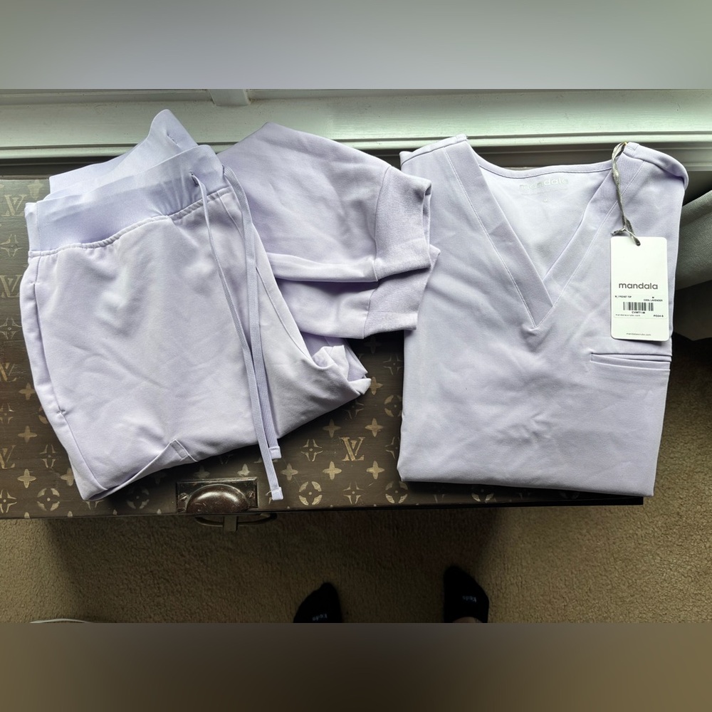 NWT mandala scrub set. Size medium